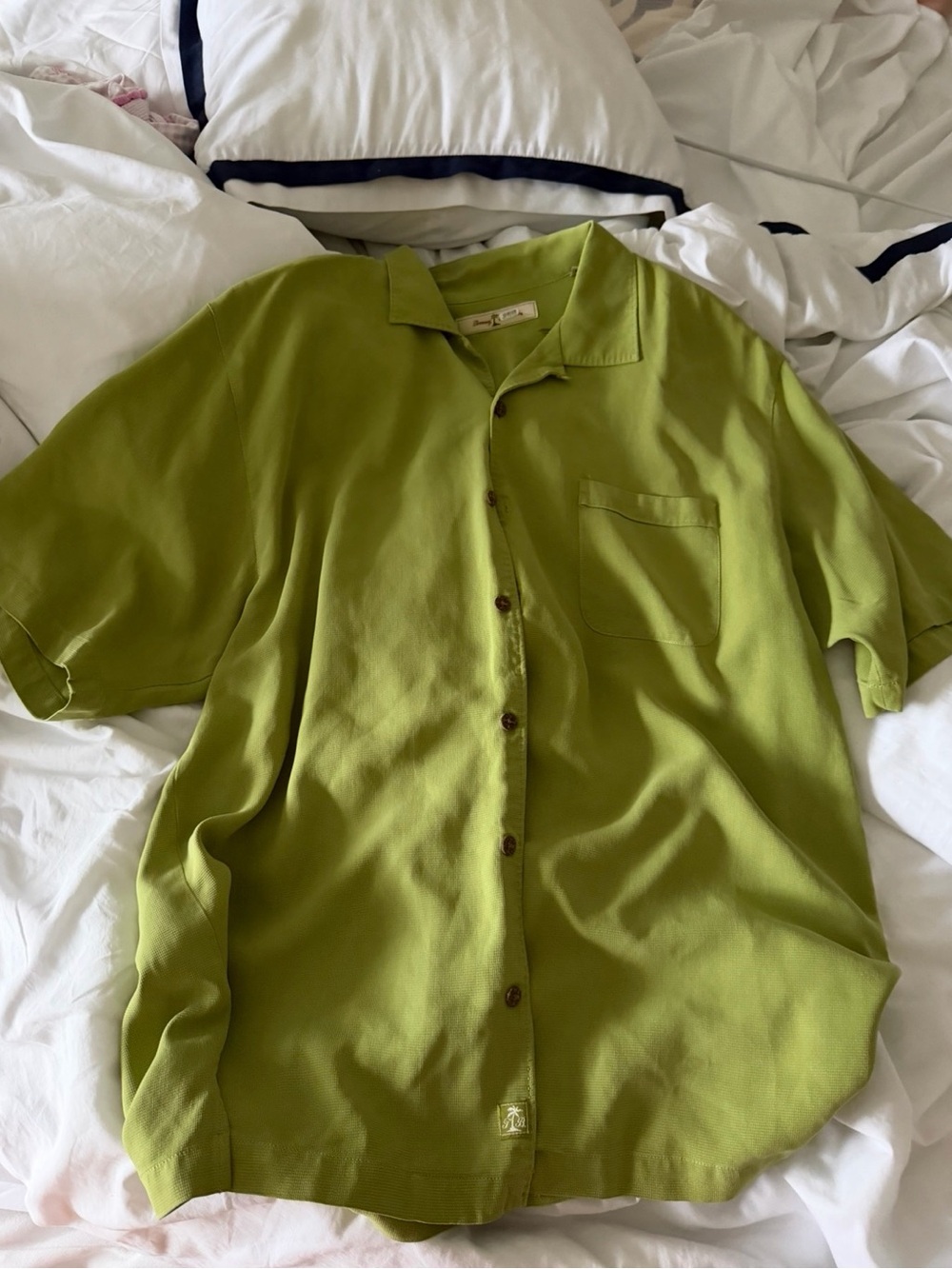 Tommy Bahama Men’s Lime Green Short Sleeve Button Down Hawaiian Shirt